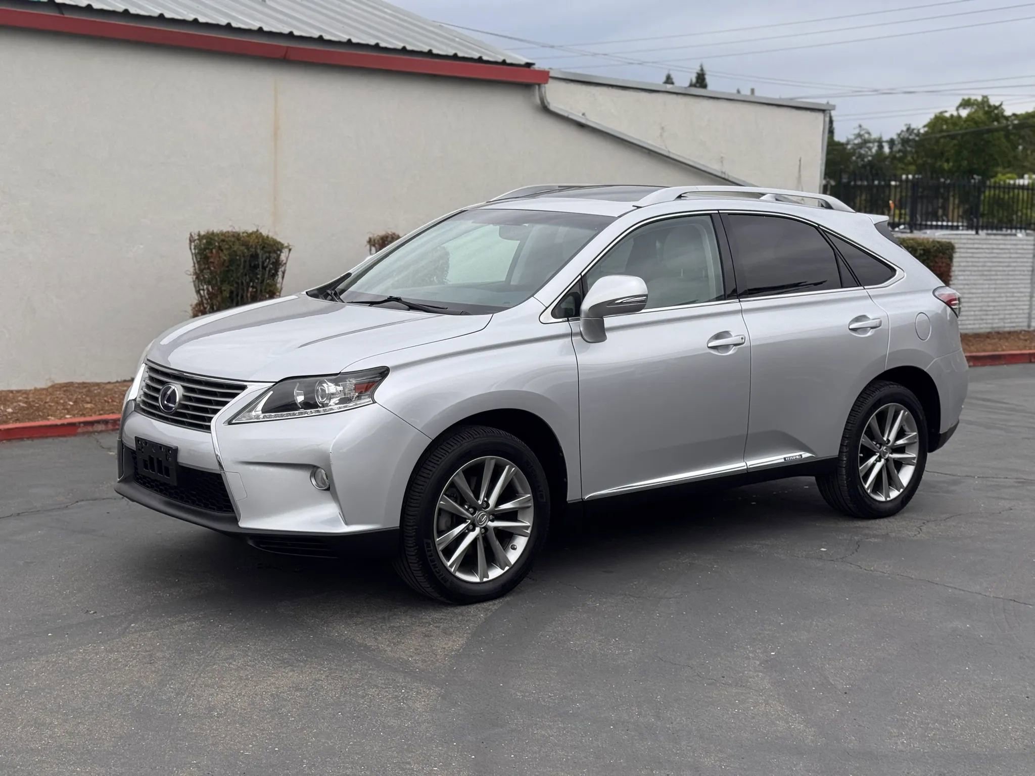 Used 2014 Lexus RX 450h AWD image 2
