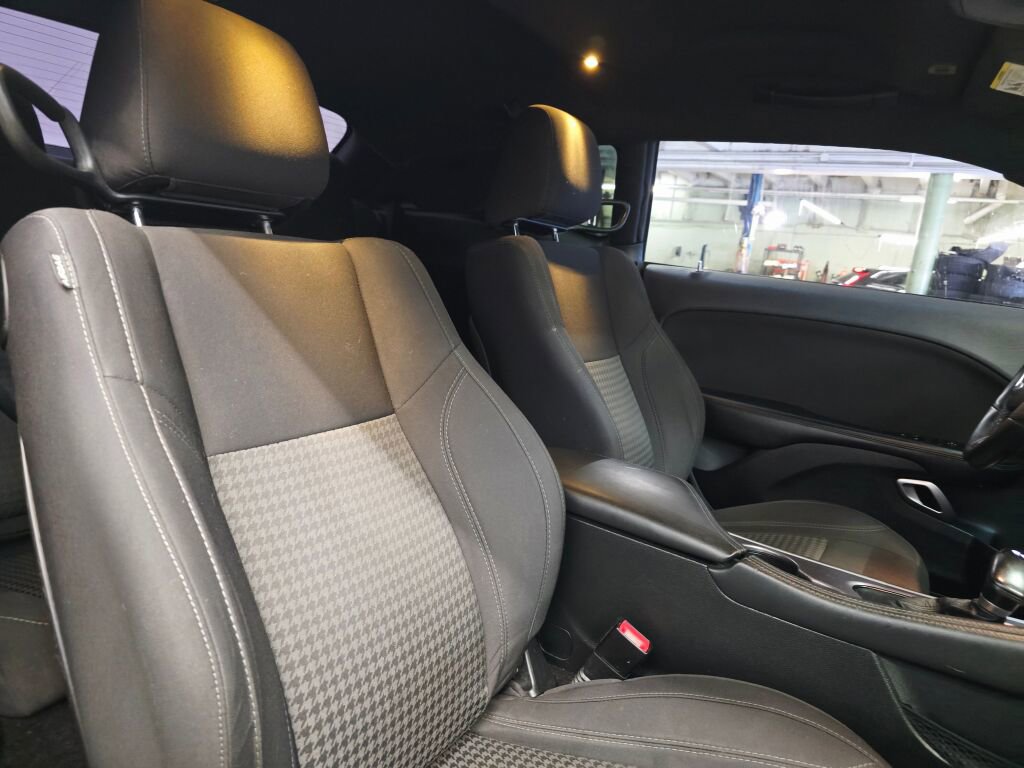 Used 2017 Dodge Challenger SXT w/ Blacktop Package image 11