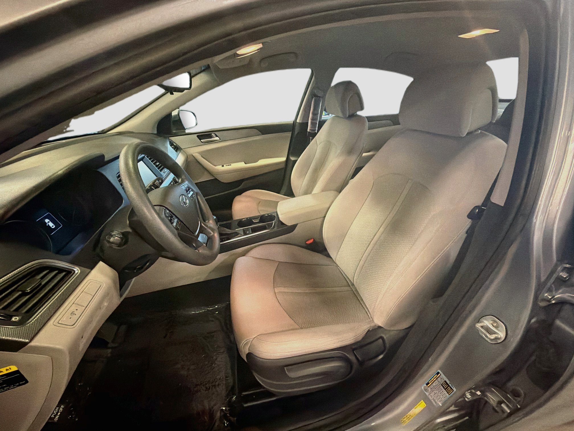 Used 2017 Hyundai Sonata SE w/ Cargo Package FWD image 13
