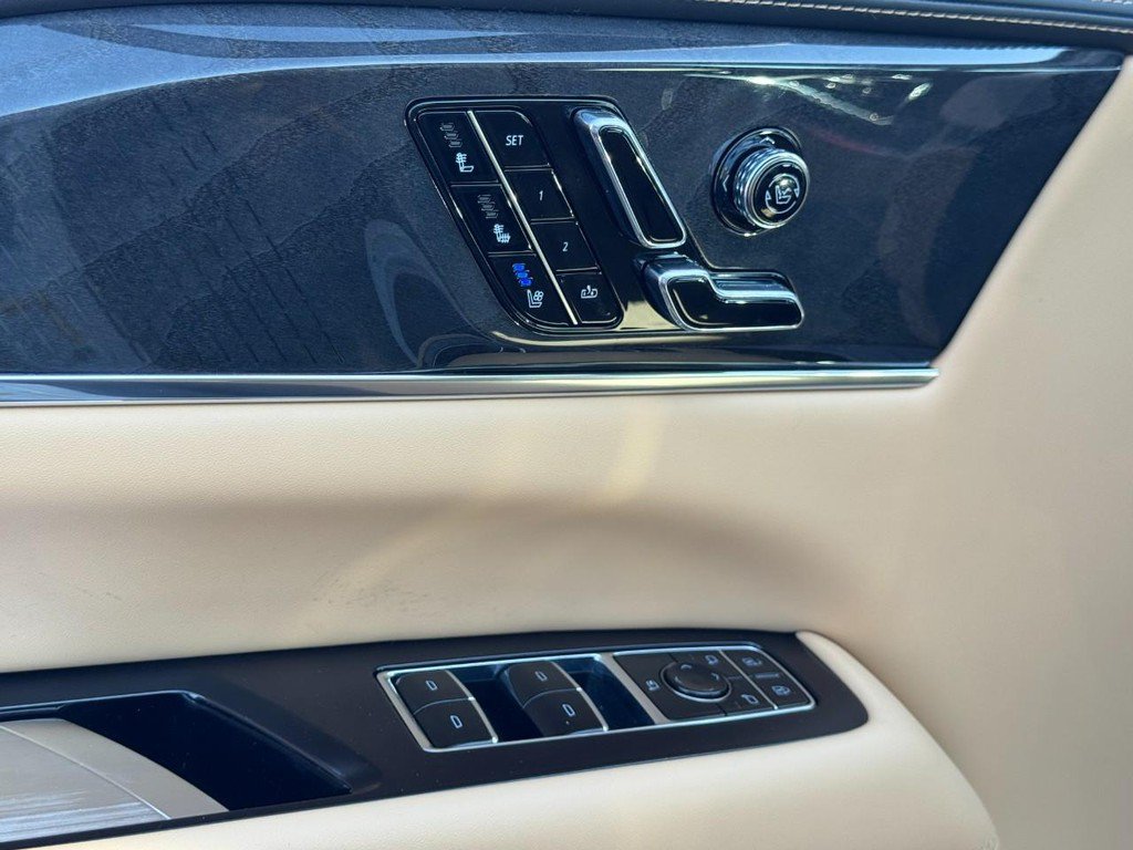 New 2026 Cadillac Escalade IQL Sport 2 w/ LPO, ONYX Package AWD/4WD image 14