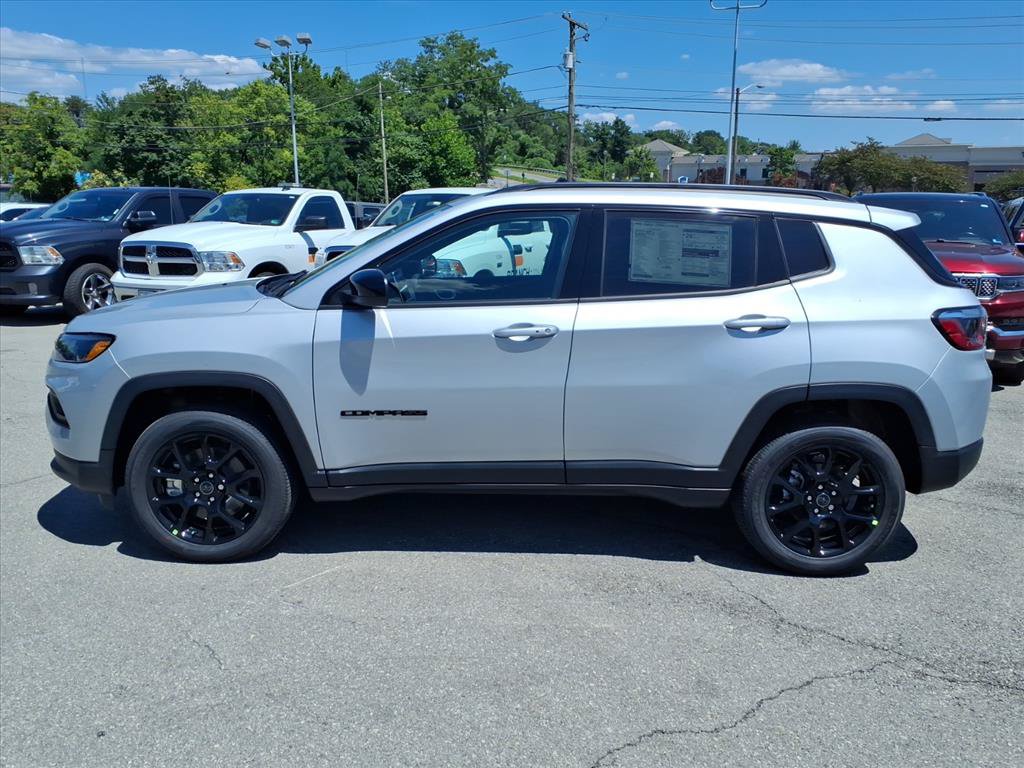 New 2026 Jeep Compass Latitude AWD/4WD image 7