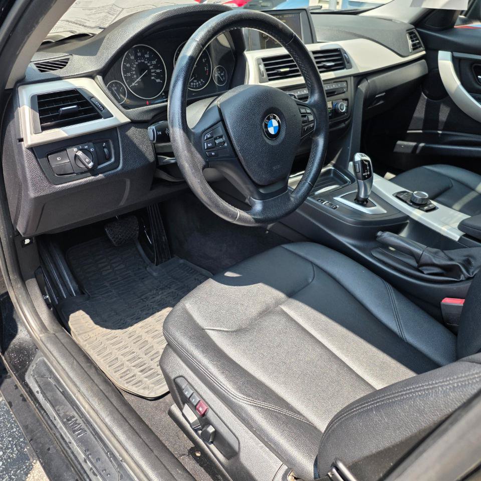 Used 2014 BMW 320i xDrive Sedan AWD/4WD image 24