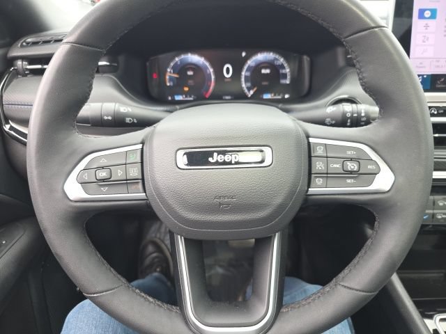 Used 2025 Jeep Compass Limited w/ High Altitude Package AWD/4WD image 19
