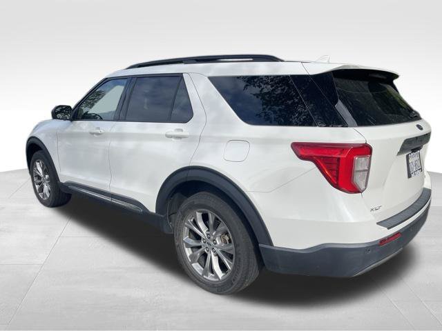 Used 2022 Ford Explorer XLT w/ Equipment Group 202A AWD/4WD image 8