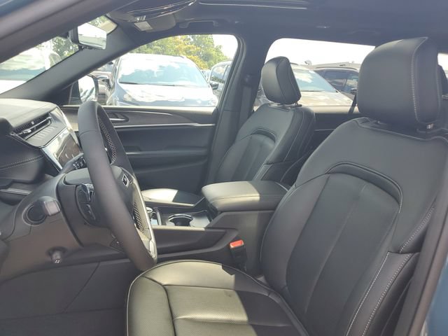 New 2026 Jeep Grand Cherokee L Limited w/ Luxury Tech Group II AWD/4WD image 18