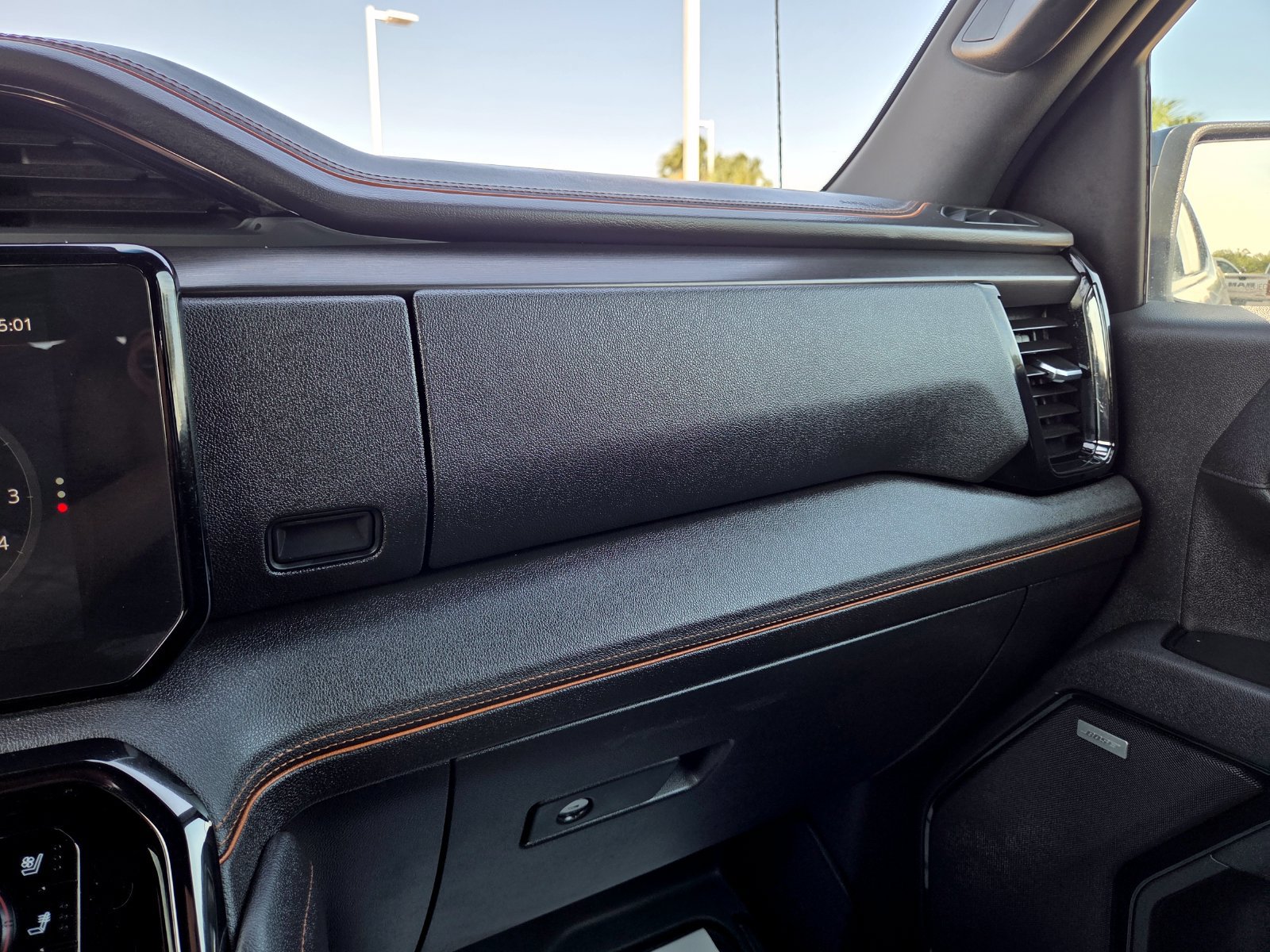 Used 2025 GMC Sierra 1500 AT4 AWD/4WD image 35