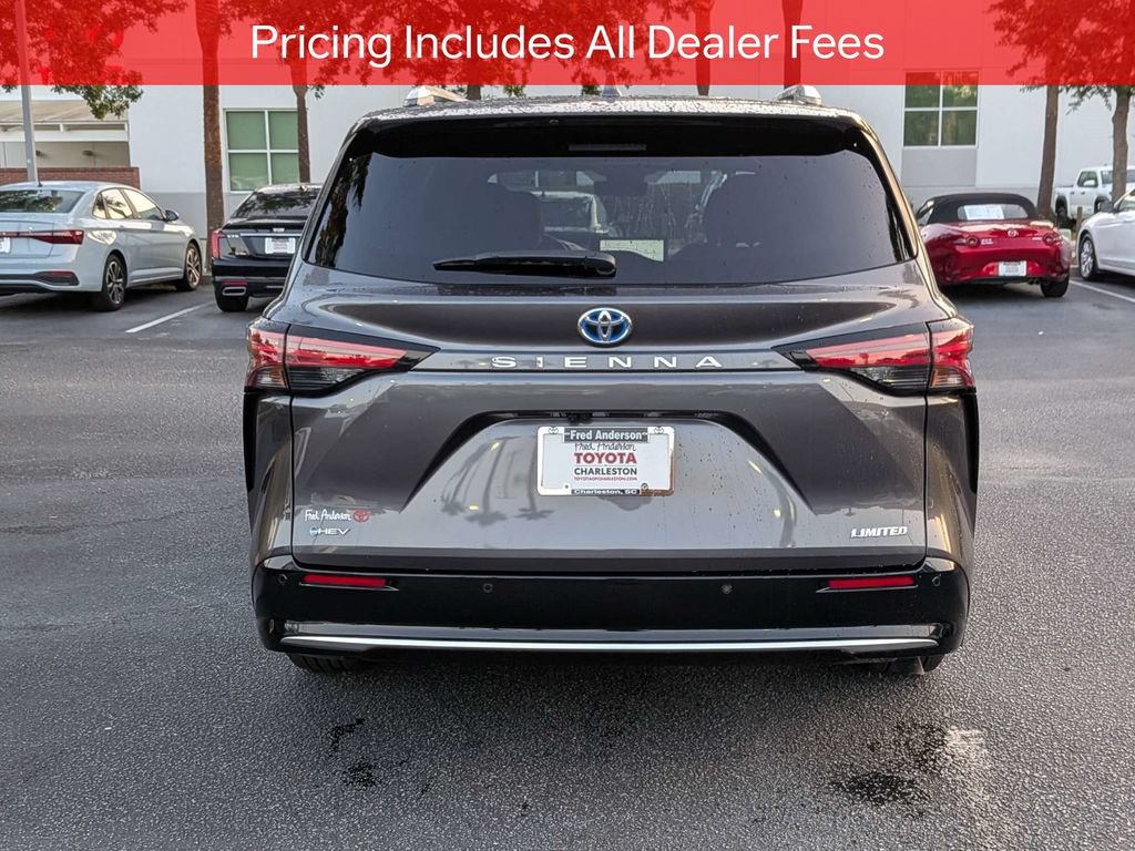 Used 2025 Toyota Sienna Limited FWD image 6
