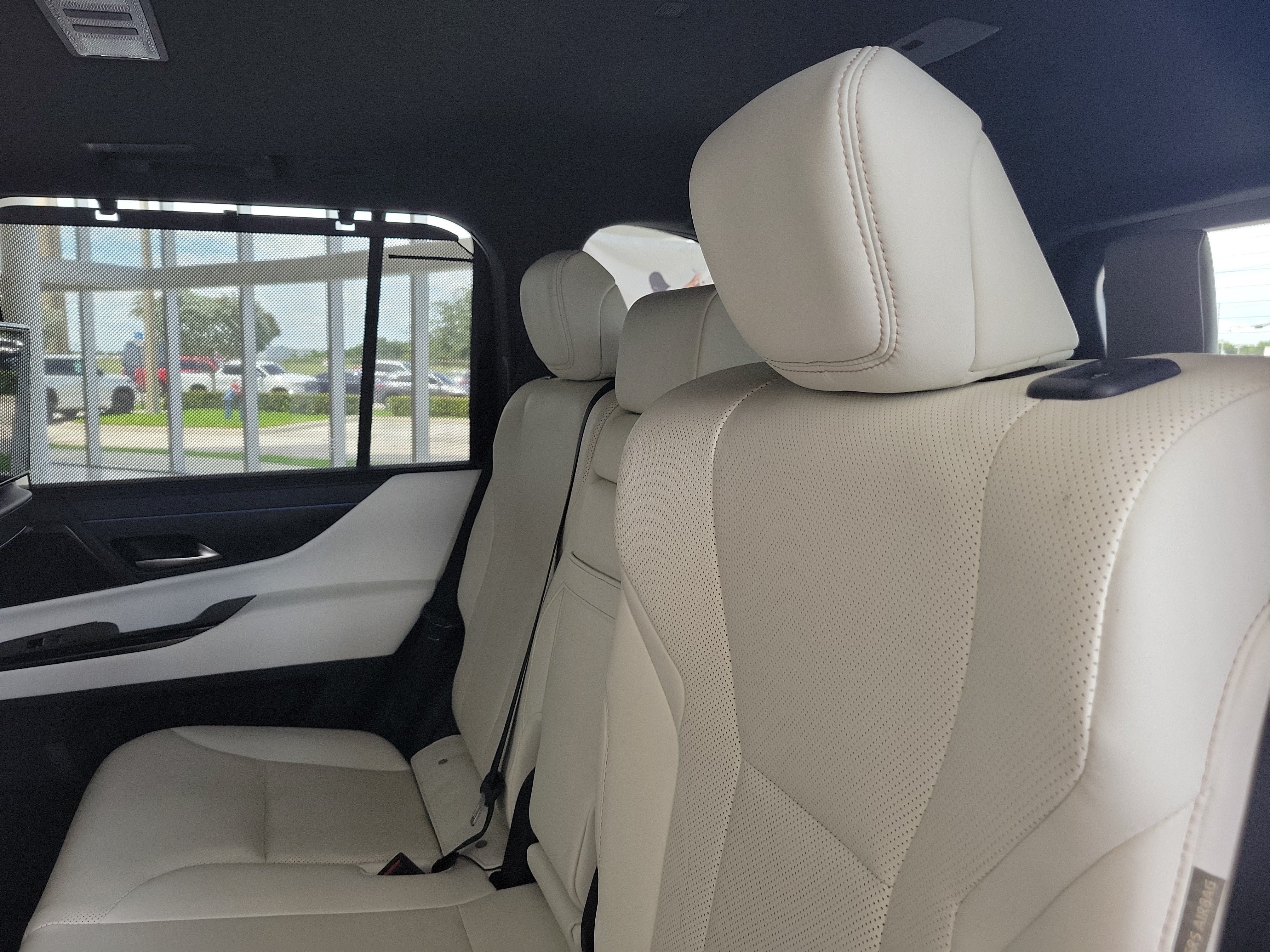 Used 2022 Lexus LX 600 4WD w/ Accessory Package (Z1) image 17