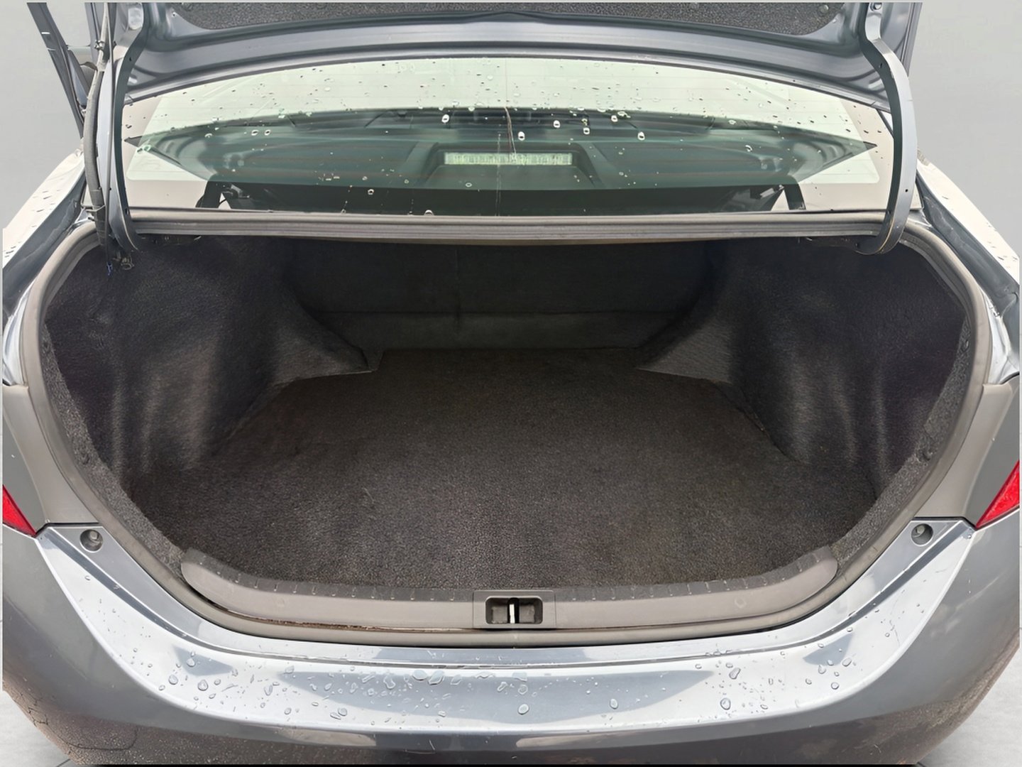 Used 2018 Toyota Corolla SE w/ SE Premium Package image 26