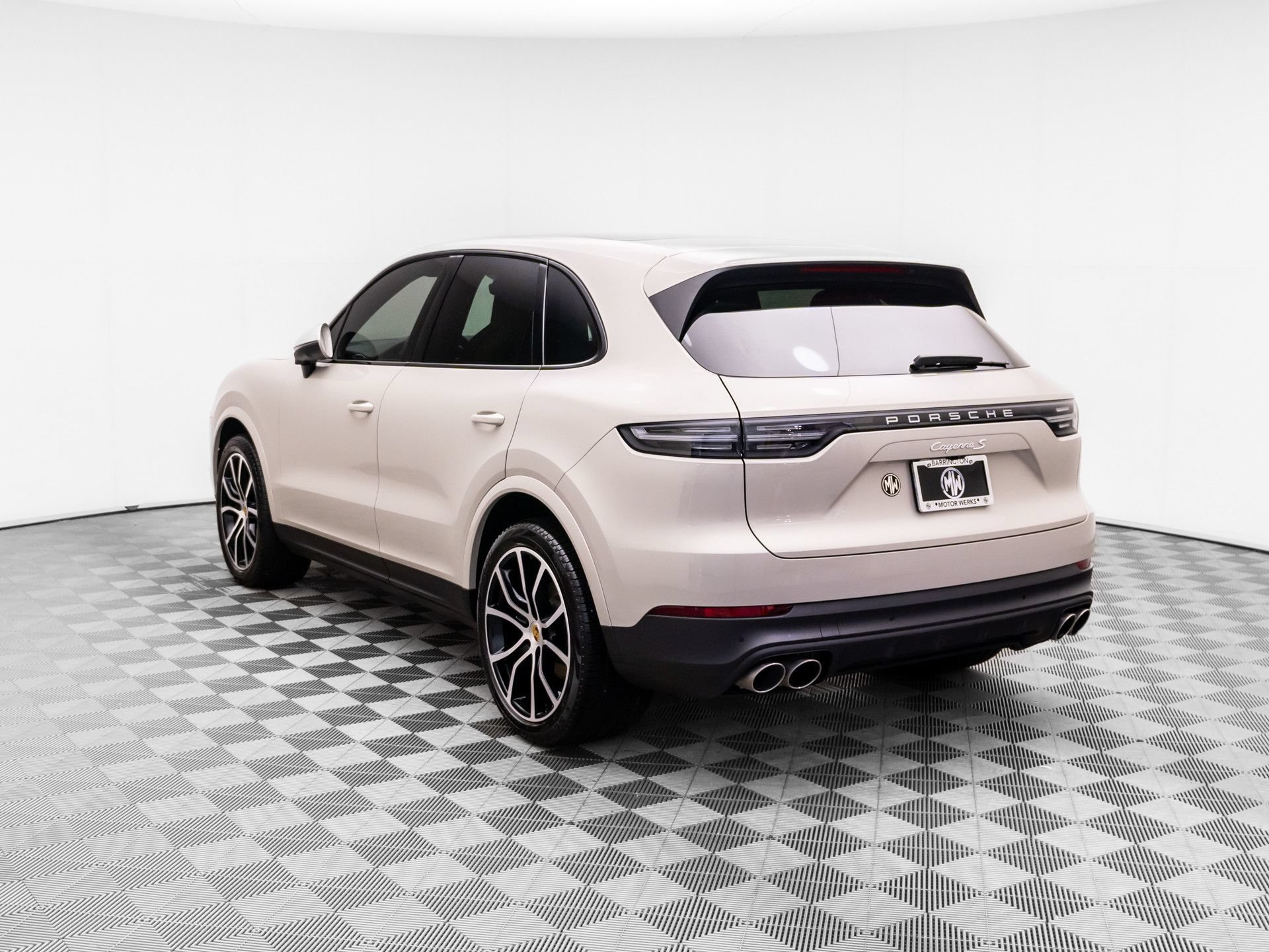 Certified 2023 Porsche Cayenne S AWD/4WD image 3