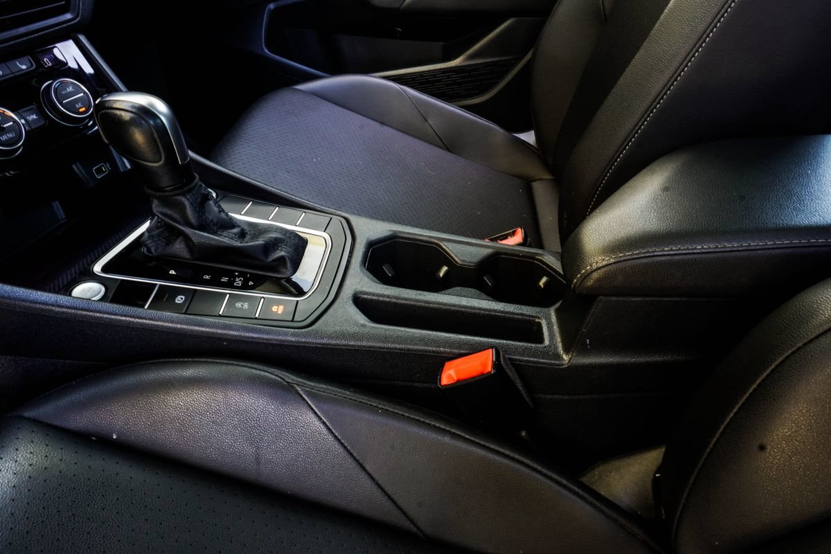 Used 2020 Volkswagen Jetta SEL FWD image 19