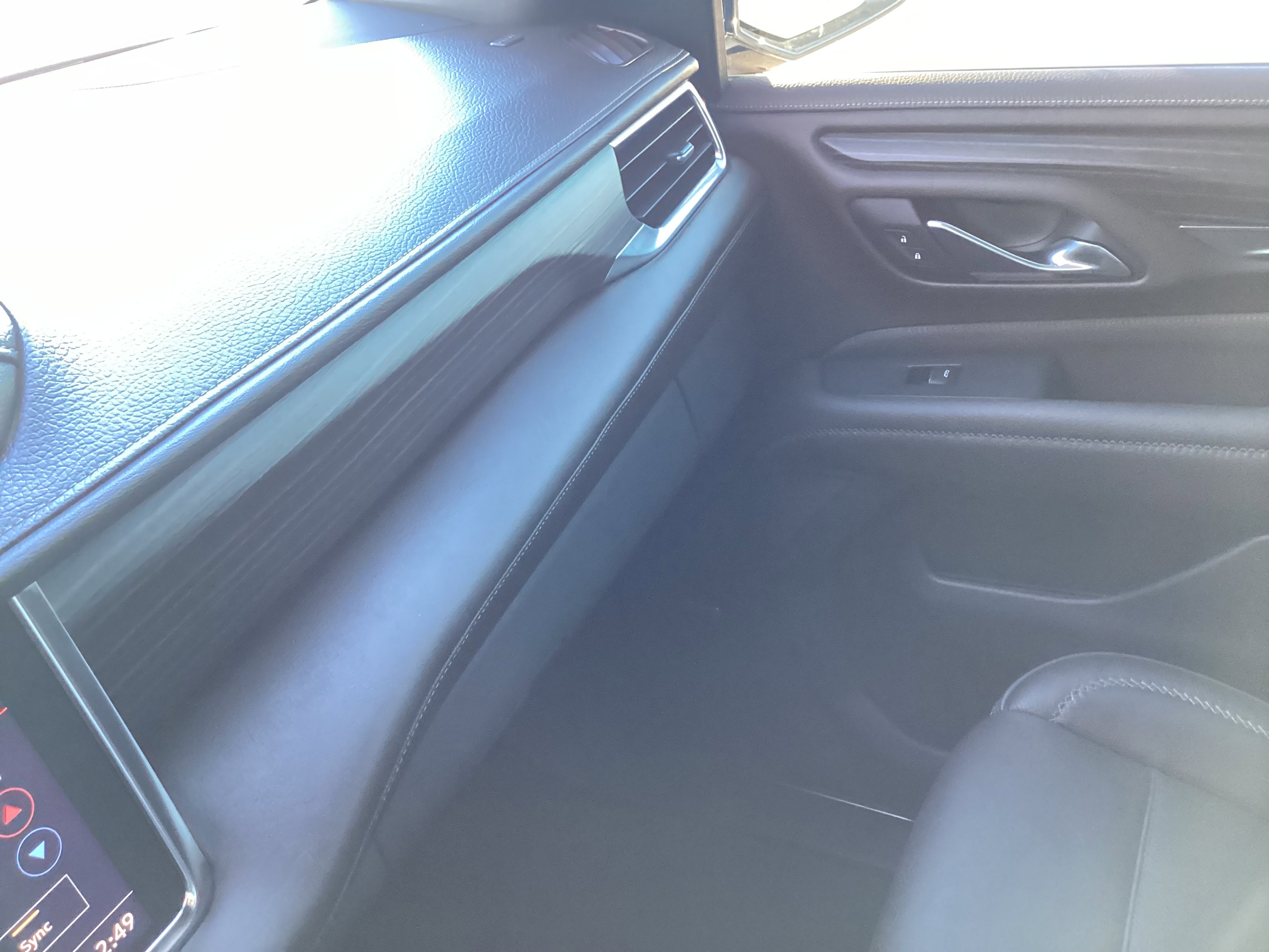 Used 2021 GMC Yukon XL Denali w/ Denali Premium Package image 39