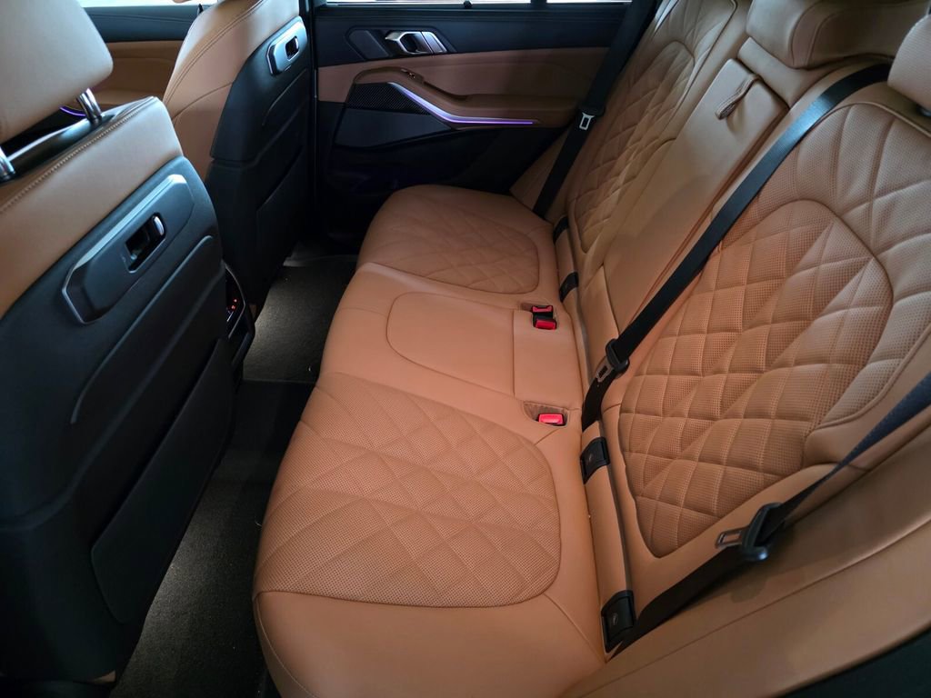 New 2026 BMW X5 M60i image 12