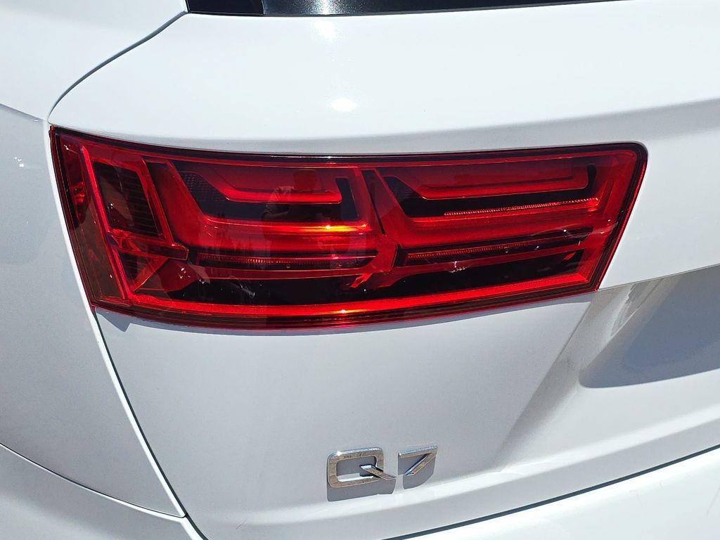 Used 2018 Audi Q7 2.0T Premium Plus AWD/4WD image 38