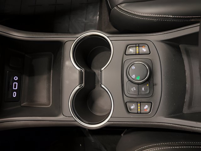 Certified 2024 GMC Terrain SLT AWD/4WD image 28