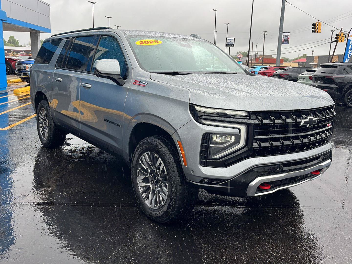 Used 2025 Chevrolet Suburban Z71 AWD/4WD image 7
