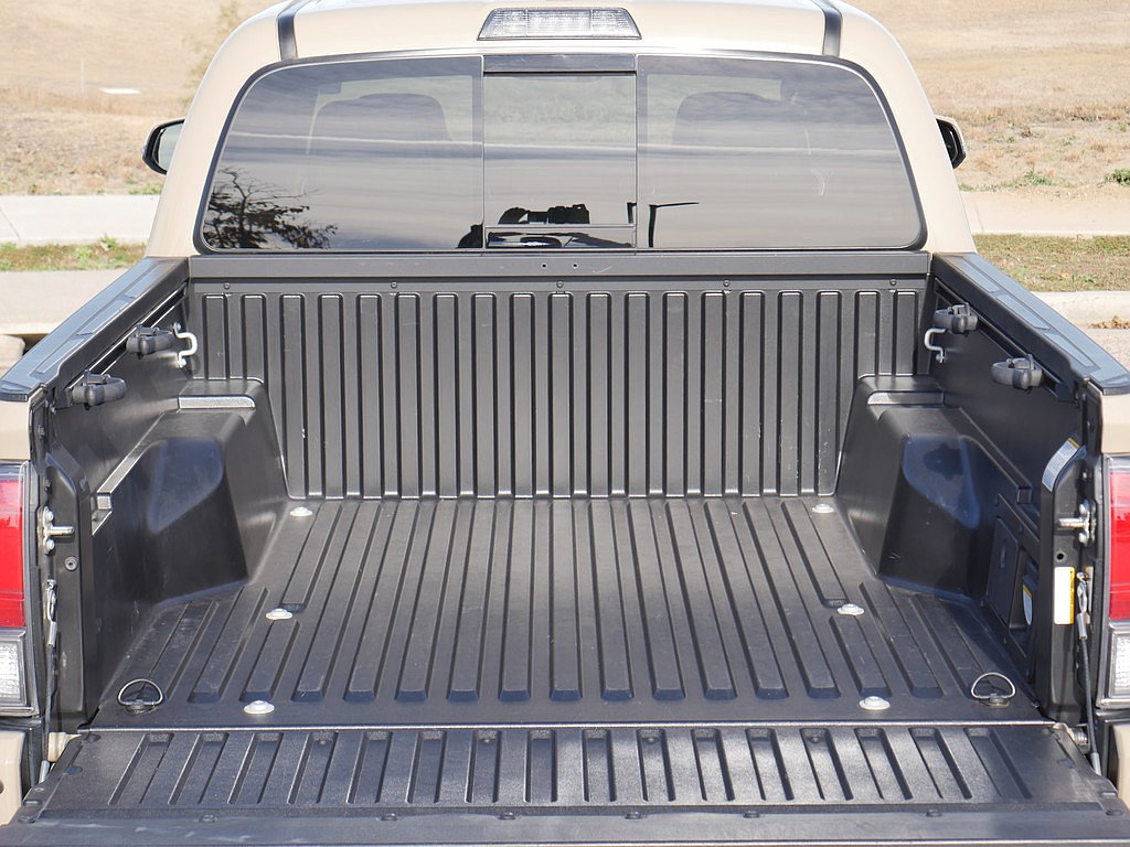 Used 2020 Toyota Tacoma TRD Off-Road w/ TRD Premium Off Road Package AWD/4WD image 61