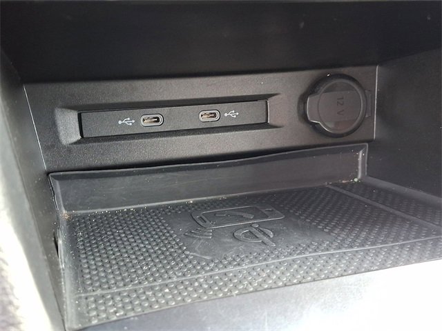 Used 2022 Volkswagen Tiguan SE image 24