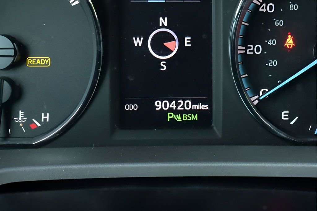 Used 2016 Toyota RAV4 Limited image 33