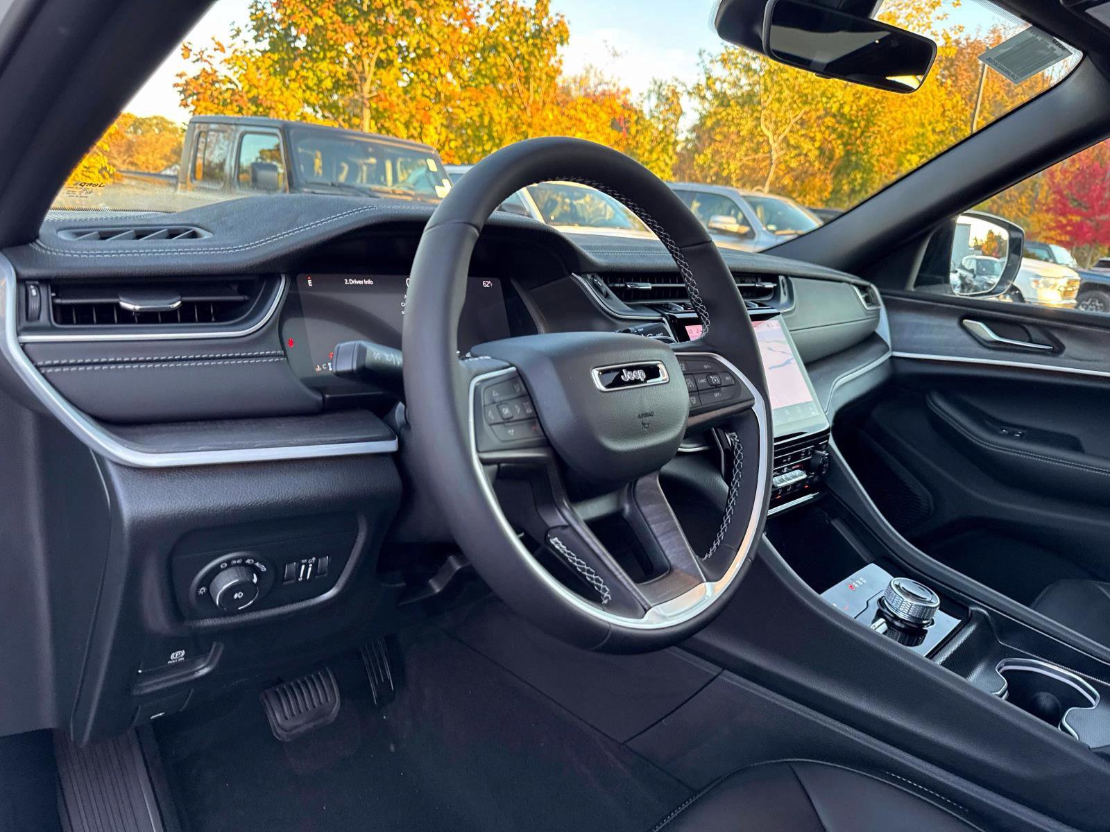 New 2025 Jeep Grand Cherokee Limited image 10