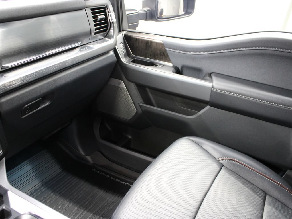 Used 2024 Ford F350 Lariat w/ FX4 Off-Road Package AWD/4WD image 35