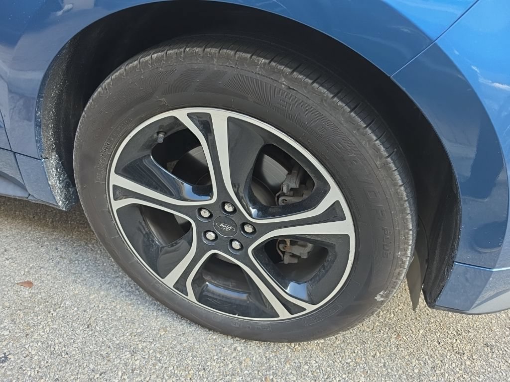 Used 2019 Ford Edge ST w/ Cold Weather Package AWD/4WD image 4