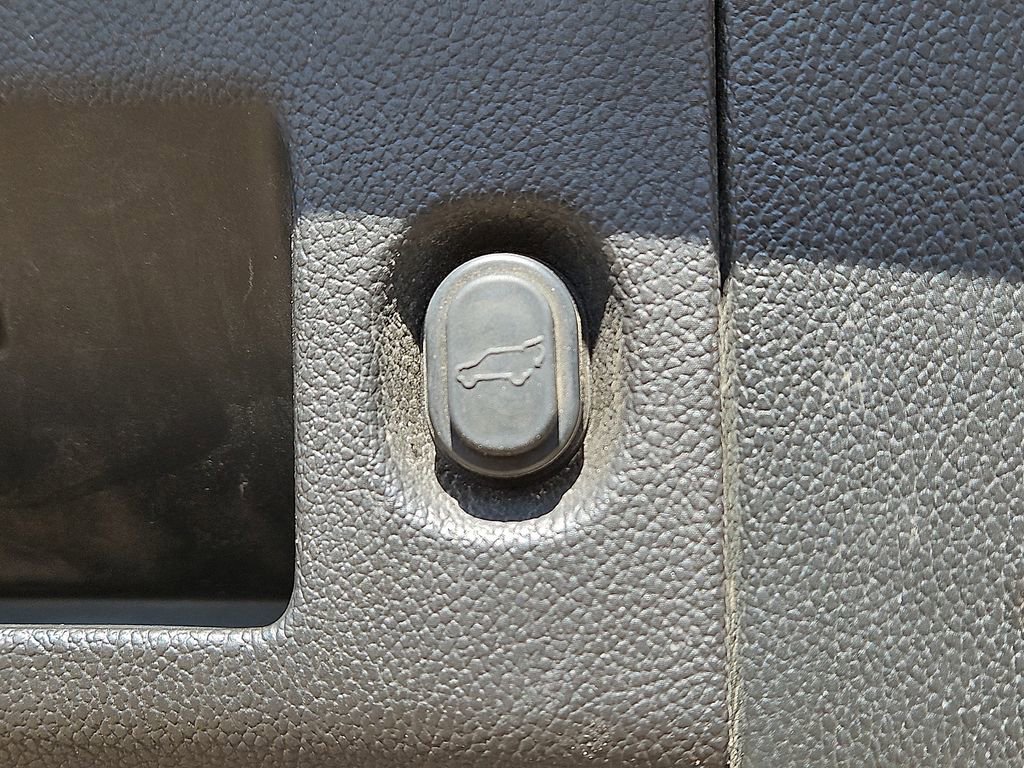 Used 2015 Chevrolet Tahoe LTZ AWD/4WD image 9