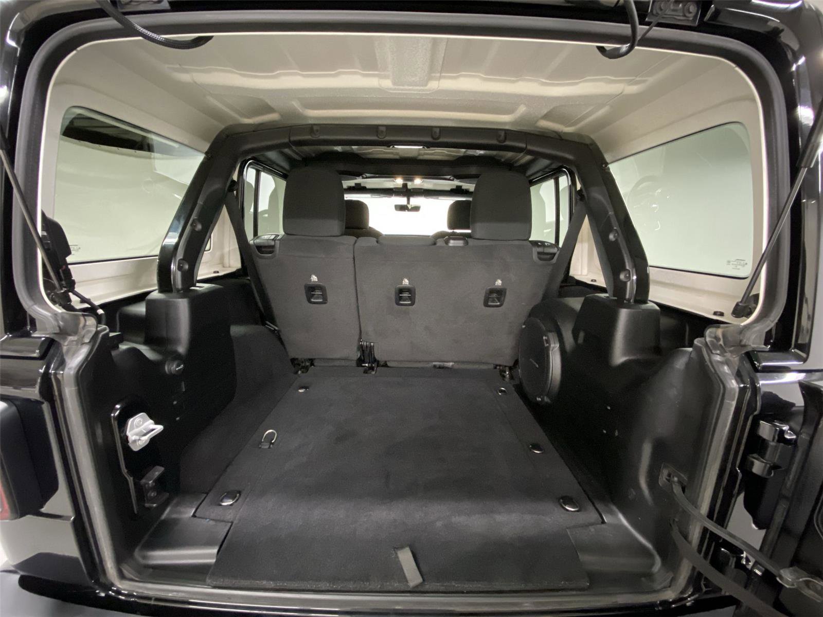 Used 2021 Jeep Wrangler Unlimited Sahara w/ Uconnect 4C Nav & Sound Group image 25