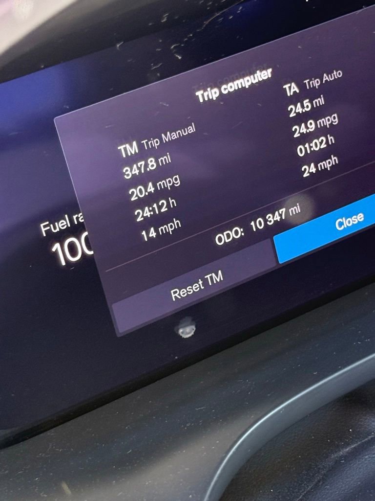 Certified 2024 Volvo XC60 B5 Plus w/ Climate Package AWD/4WD image 4