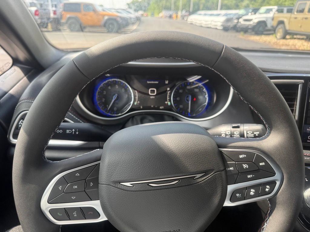 New 2027 Chrysler Pacifica Select FWD image 19