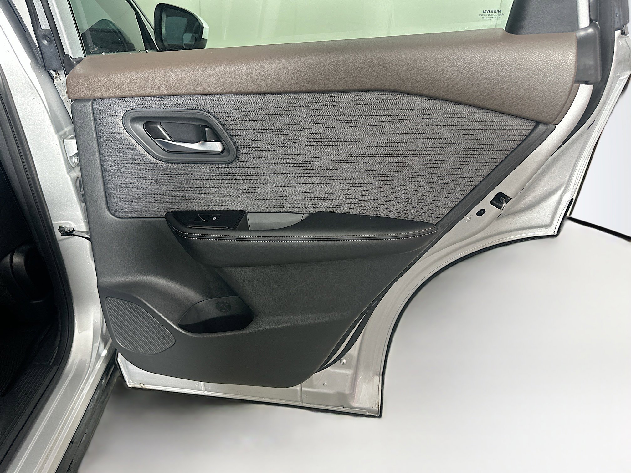 Used 2023 Nissan Rogue SV image 29