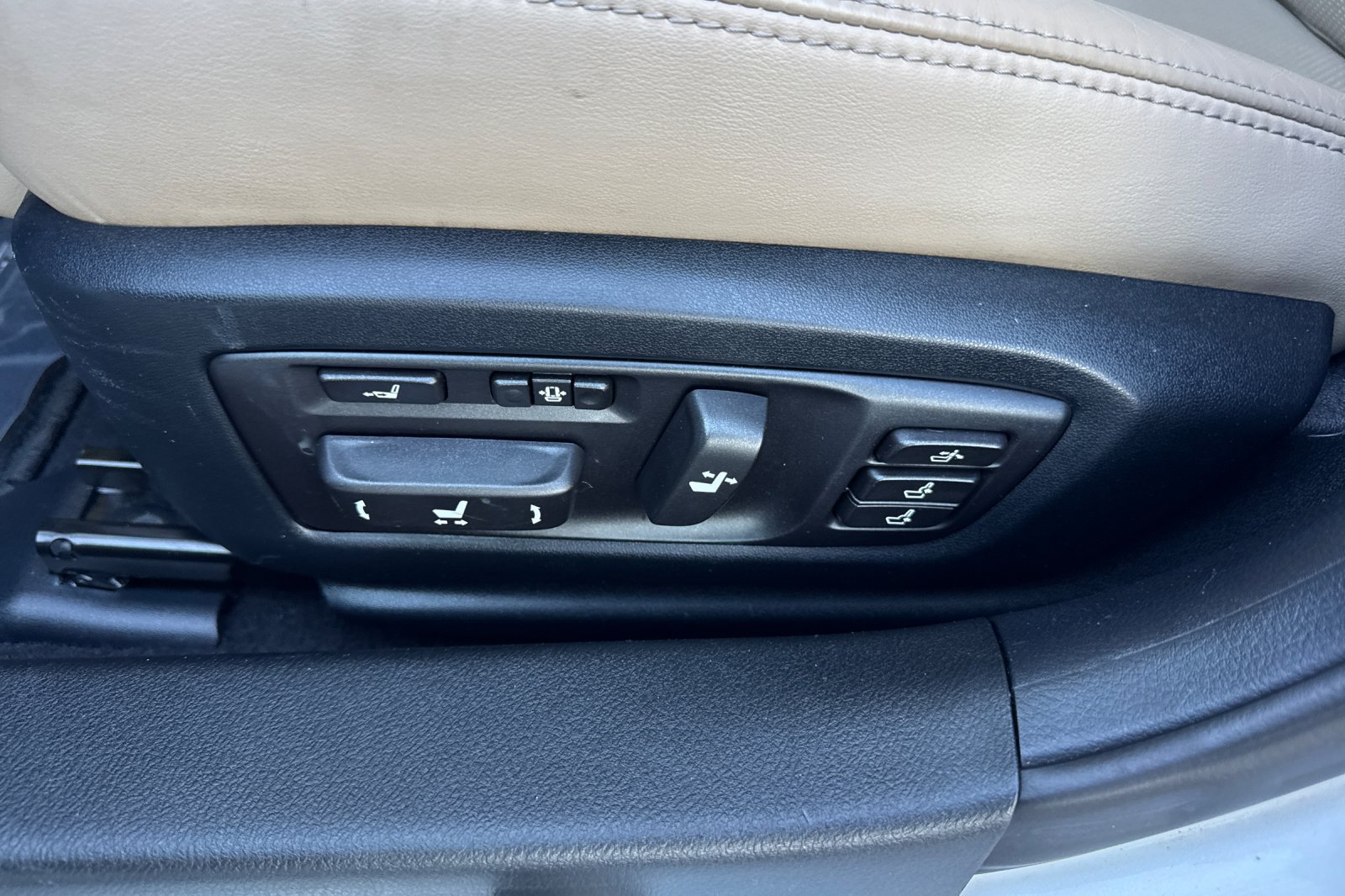 Used 2016 Lexus GS 350 w/ Luxury Package RWD image 13