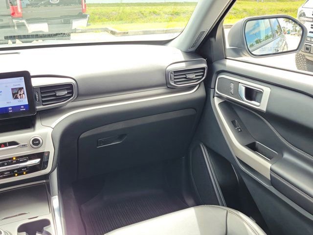 Certified 2022 Ford Explorer XLT w/ Equipment Group 202A image 22