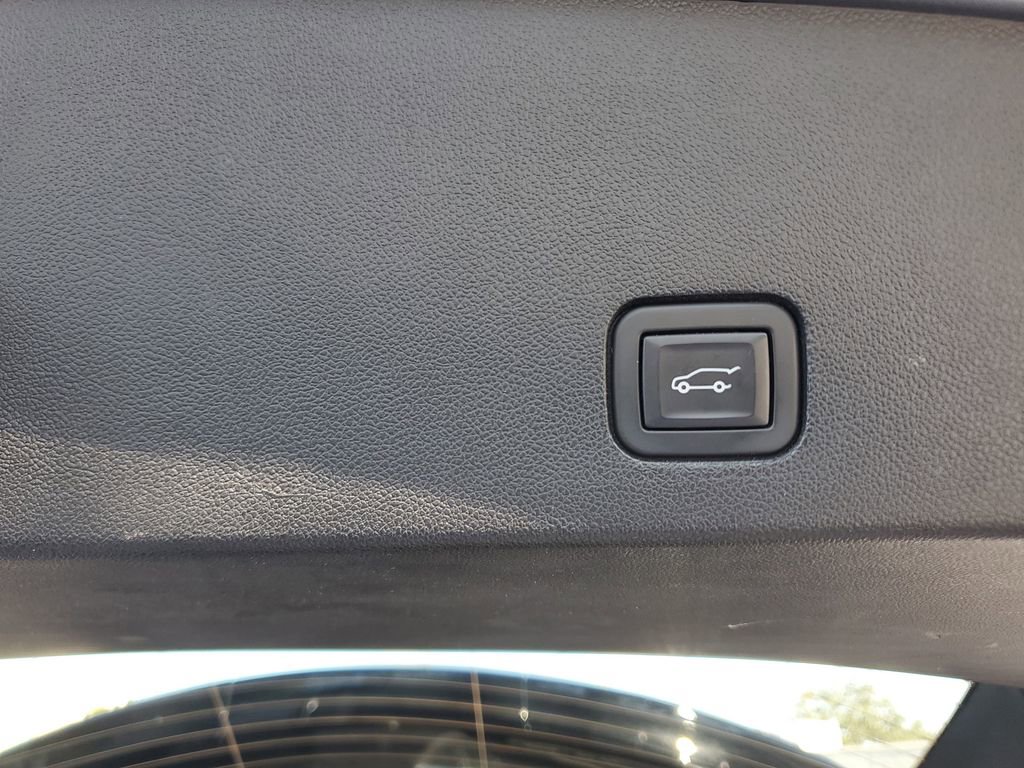 Certified 2021 Cadillac XT6 Luxury w/ LPO, Floor Liner Package image 25