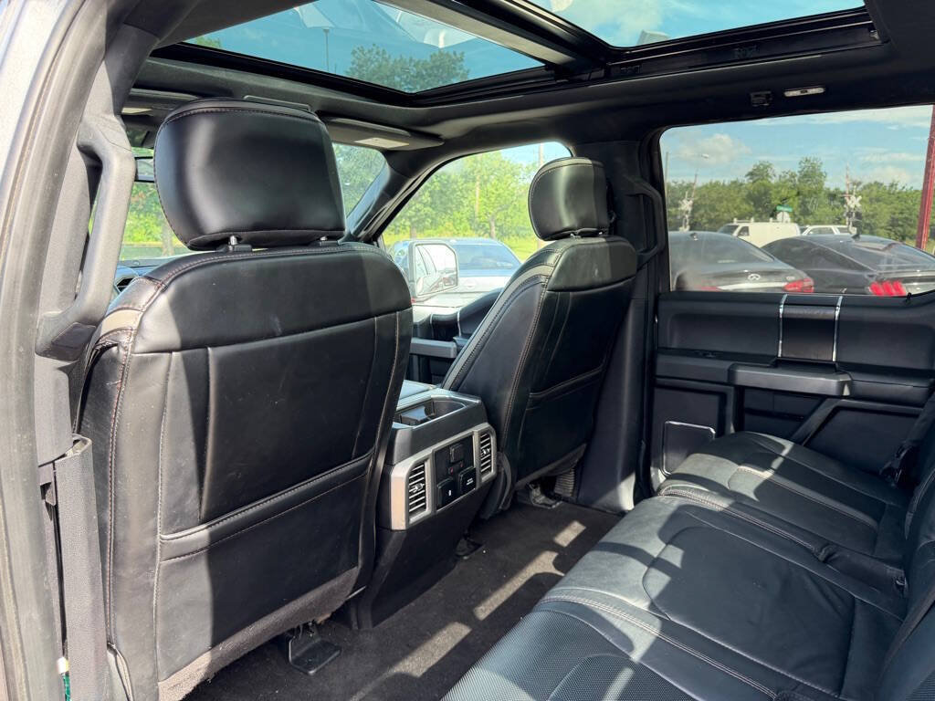 Used 2018 Ford F150 Platinum w/ Equipment Group 701A Luxury AWD/4WD image 24