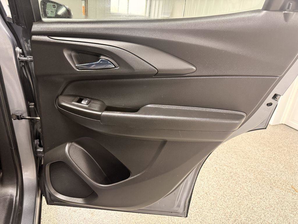 Used 2021 Chevrolet TrailBlazer RS w/ Sun and Liftgate Package AWD/4WD image 34