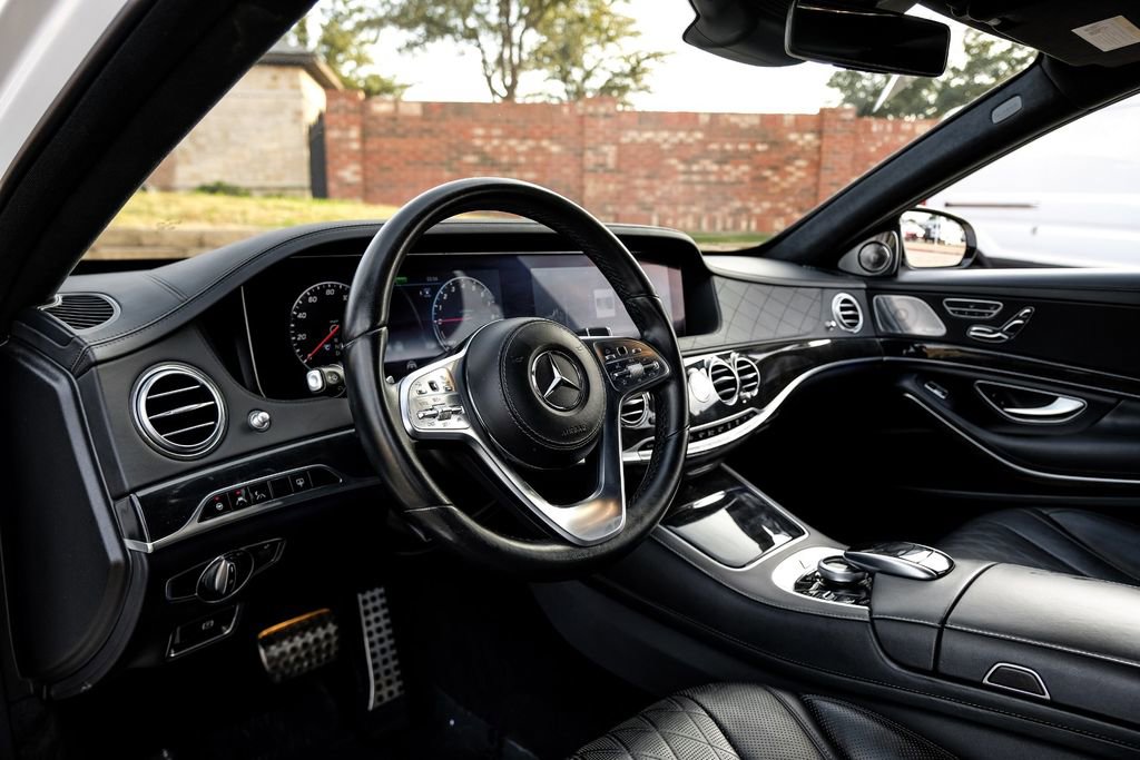 Used 2019 Mercedes-Benz S 560e w/ AMG Line Exterior image 2