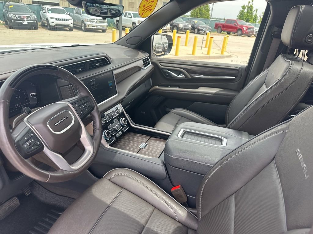 Used 2024 GMC Yukon XL Denali w/ Advanced Technology Package AWD/4WD image 13