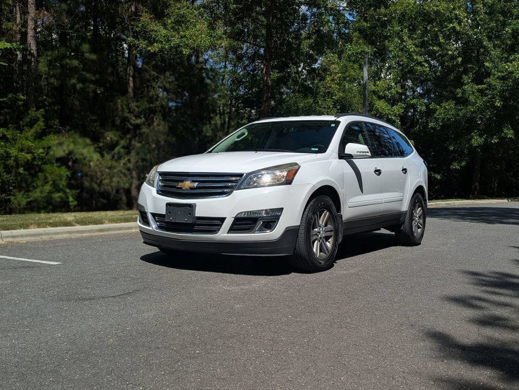 Used 2017 Chevrolet Traverse LT AWD/4WD image 2