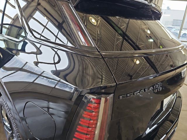 Used 2026 Cadillac Escalade IQ Sport 1 w/ LPO, ONYX Package AWD/4WD image 38