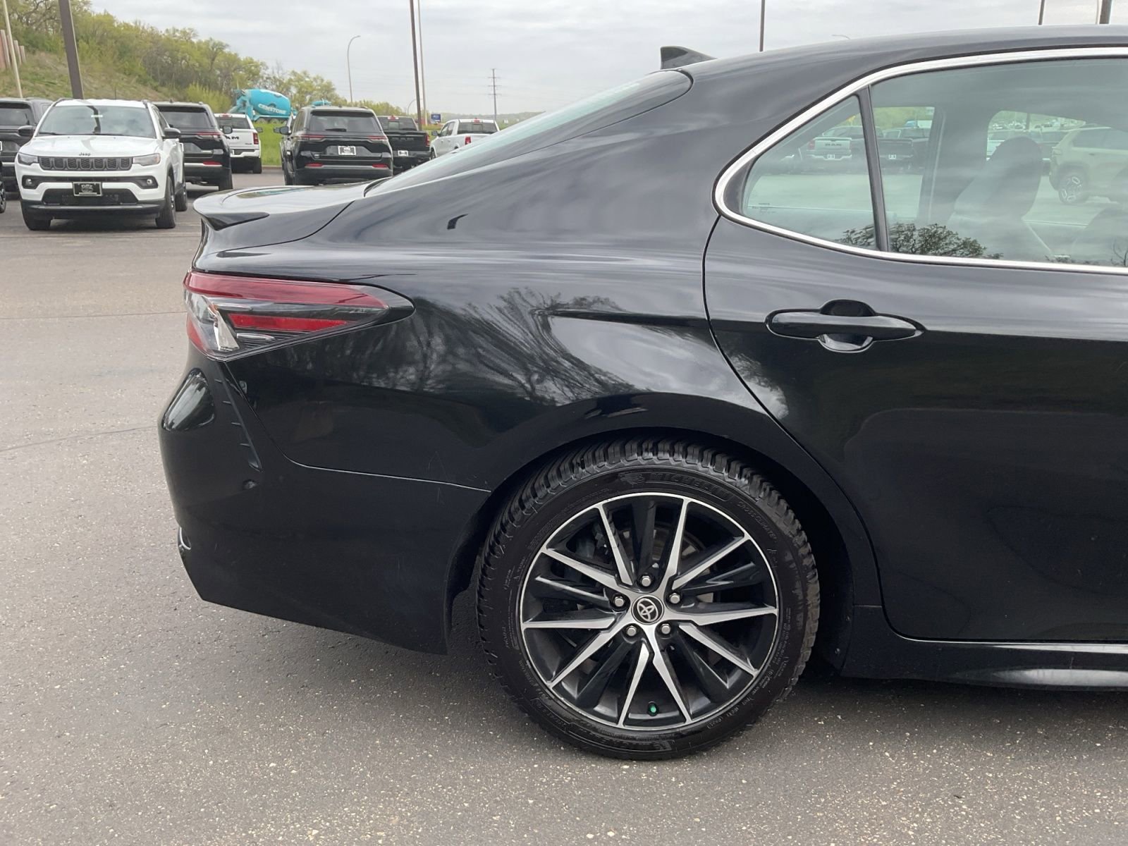 Used 2021 Toyota Camry SE w/ Cold Weather Package AWD/4WD image 33