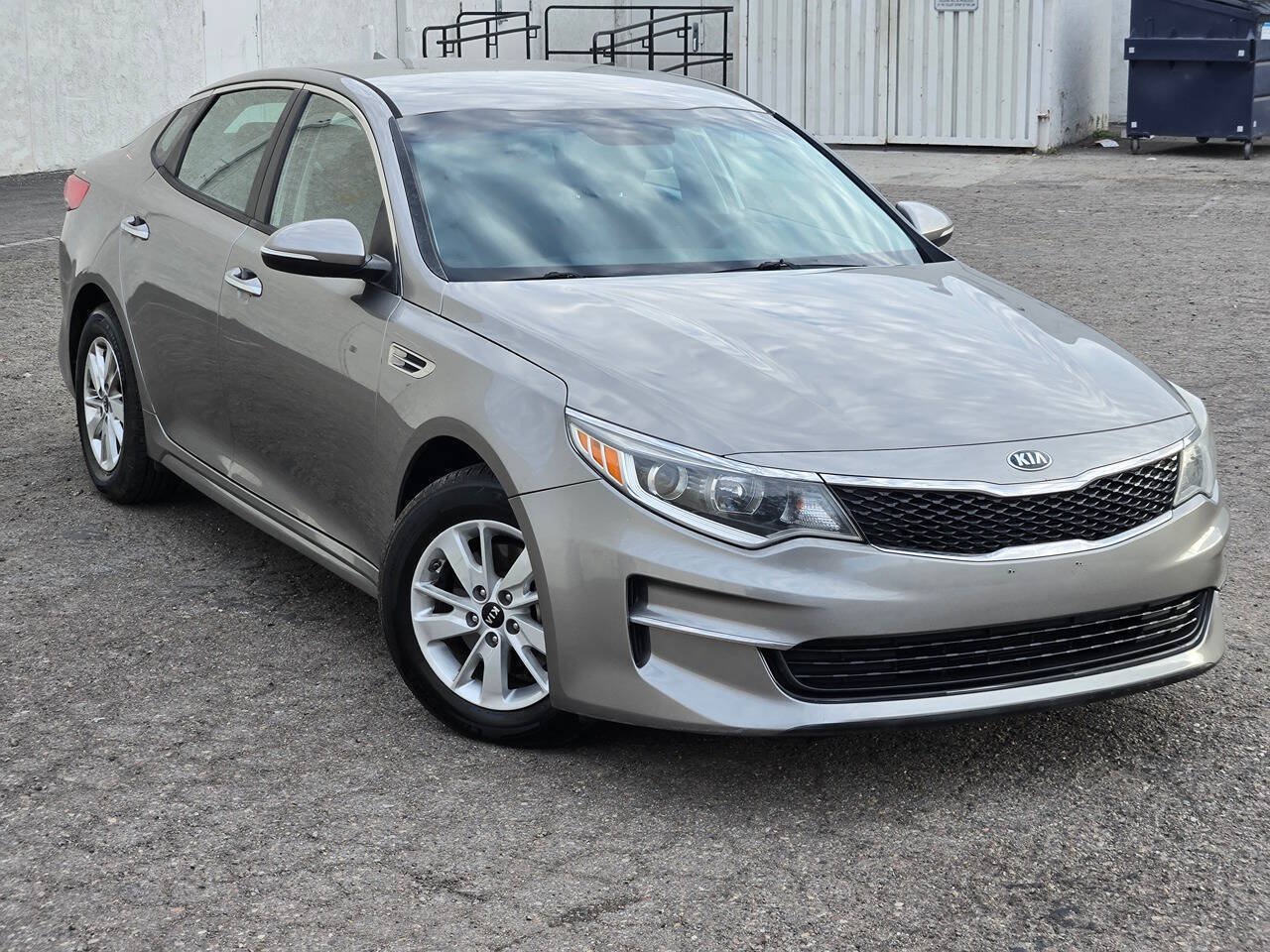 Used 2018 Kia Optima LX FWD image 4