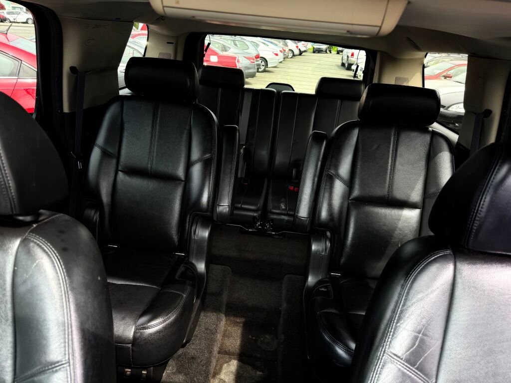 Used 2007 Chevrolet Tahoe LTZ w/ LTZ Preferred Equipment Group AWD/4WD image 17