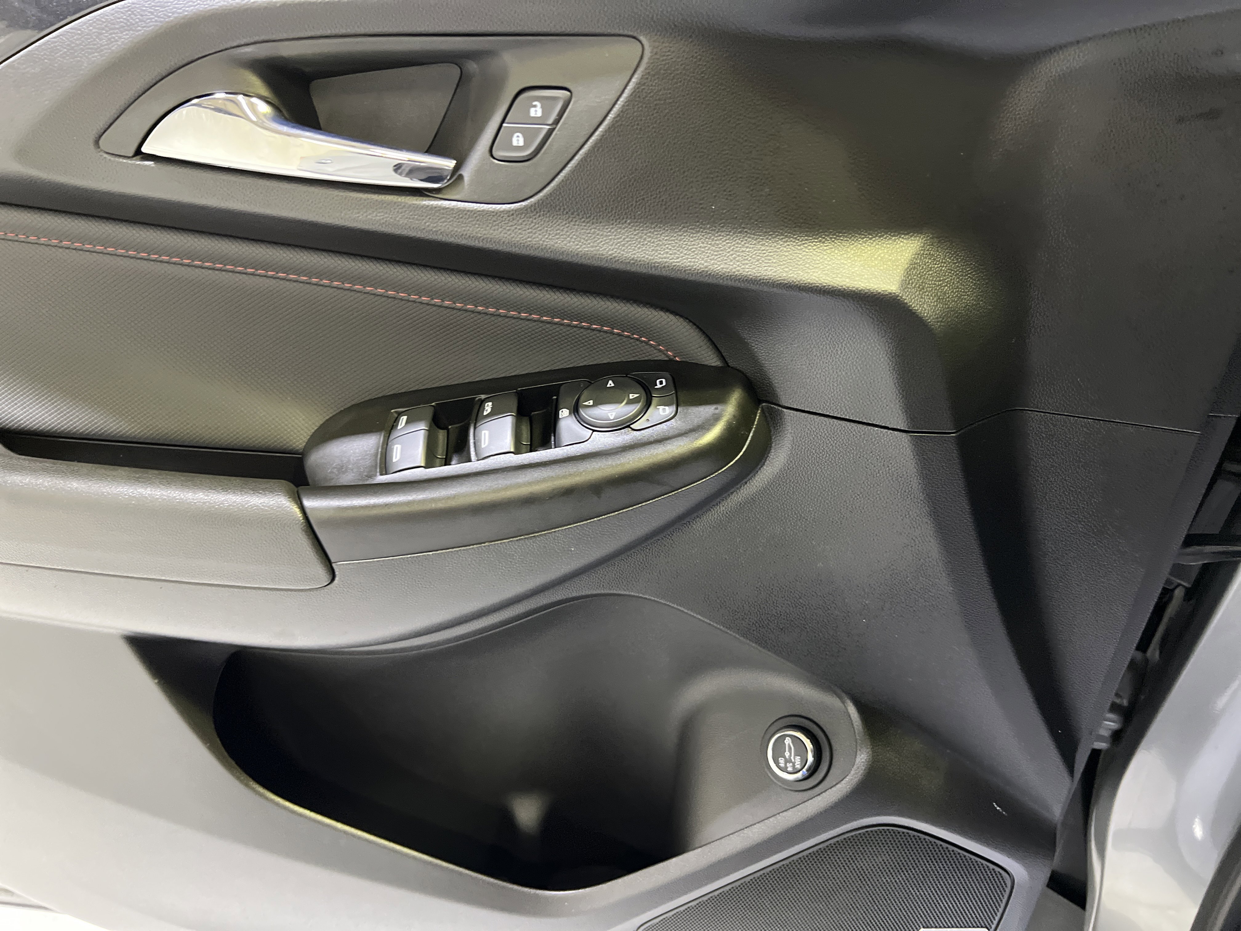 Certified 2023 Chevrolet TrailBlazer RS w/ Sun and Liftgate Package FWD image 25