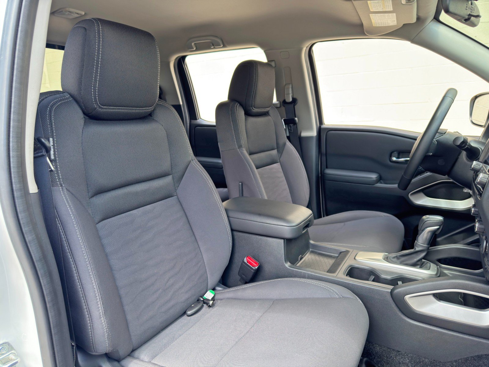 Used 2024 Nissan Frontier SV w/ Technology Package RWD image 31