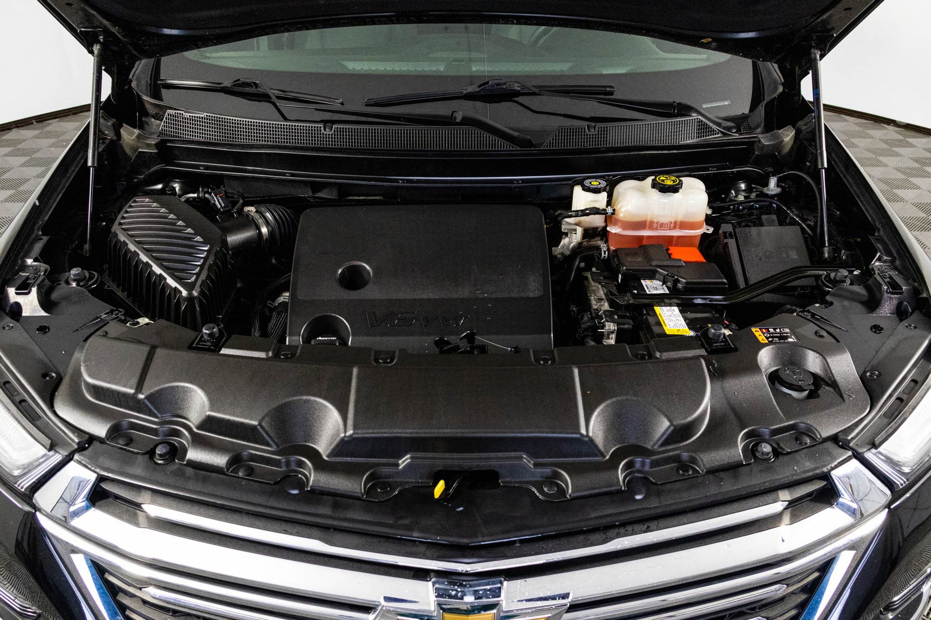 Used 2023 Chevrolet Traverse LT image 45