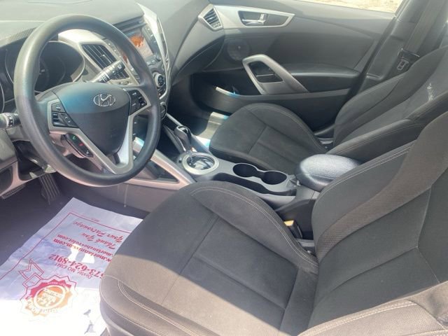 Used 2015 Hyundai Veloster FWD image 11