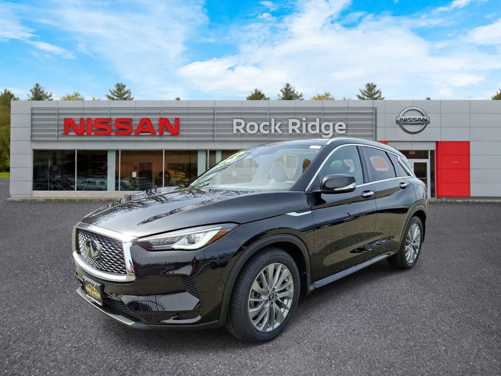 Used 2023 INFINITI QX50 Luxe AWD/4WD image 3