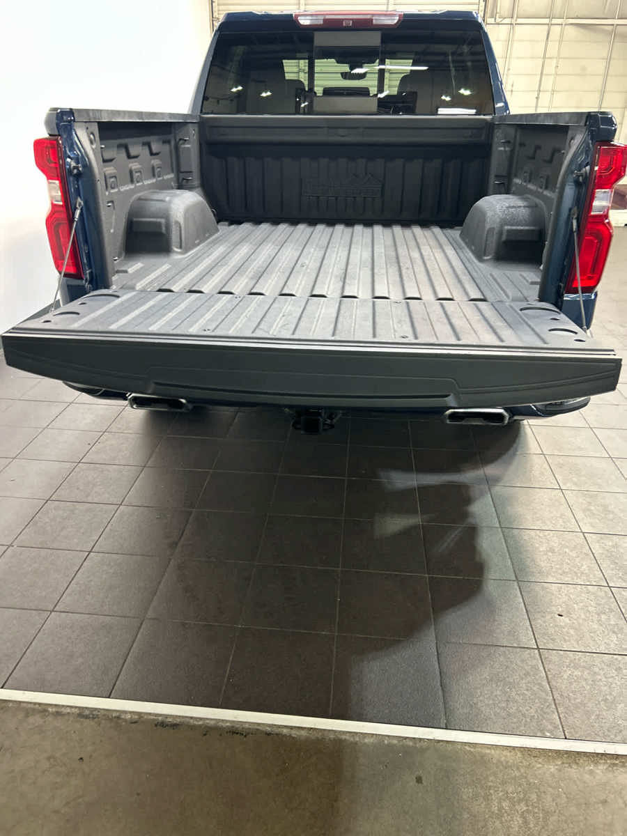 Used 2019 Chevrolet Silverado 1500 High Country w/ Technology Package AWD/4WD image 30