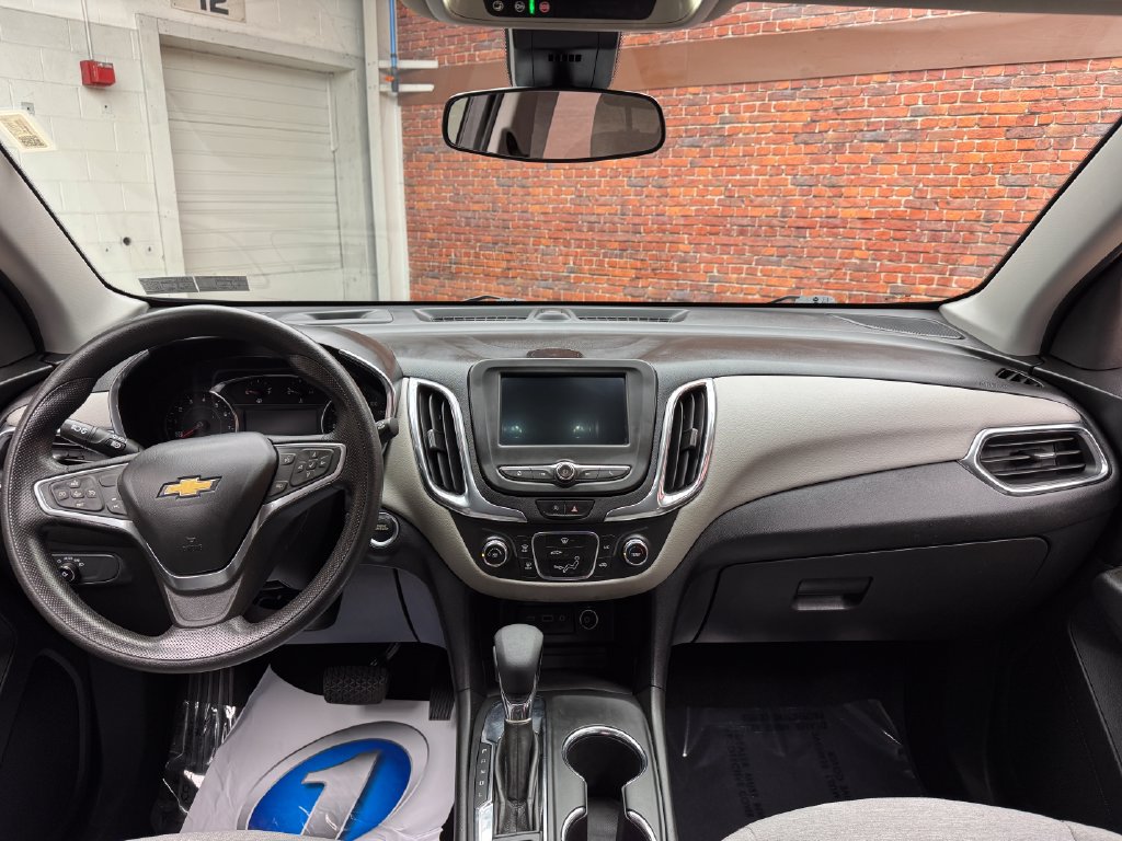 Used 2023 Chevrolet Equinox LS w/ LS Convenience Package FWD image 11